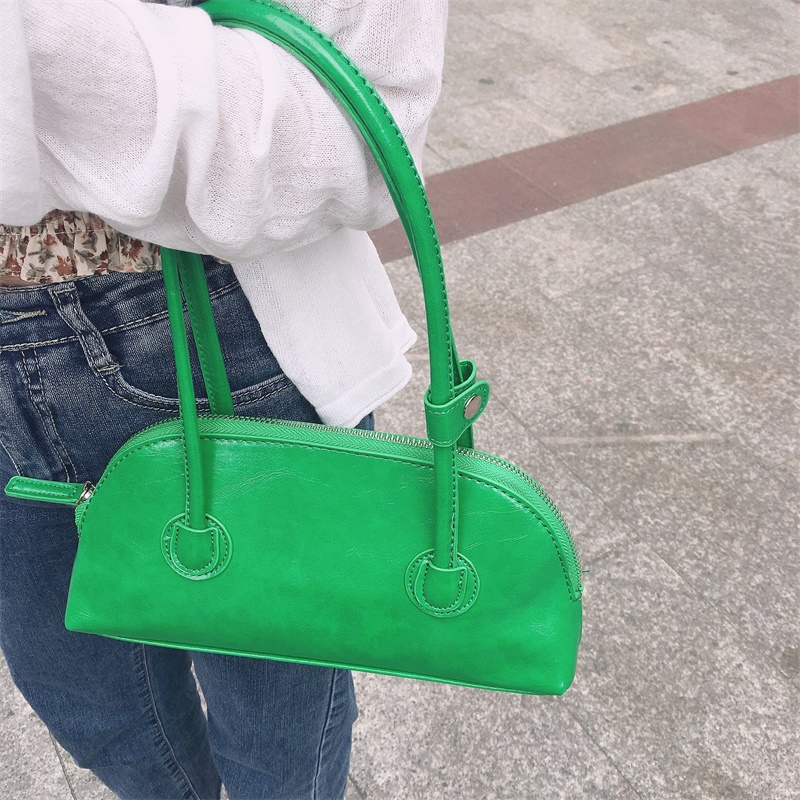 картинка Сумка багет эко кожа длинные ручки через плечо однотон от магазина LonnaMag