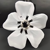 картинка Цветок крупный шифон стразы жемчуг черный камень (аксессуар/брошь, 11 х 11 см) от магазина LonnaMag