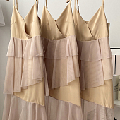 Картинка Платье на лямках бежевая сетка воланами от магазина LonnaMag