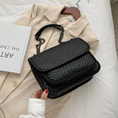 картинка Сумка плетенная эко-кожа клапан ручка цепь от магазина LonnaMag