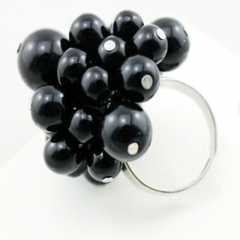 Кольцо гроздь черные бусины разных размеров