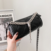 картинка Сумка цилиндр стеганая ромбами везде цепи и замок ключ от магазина LonnaMag