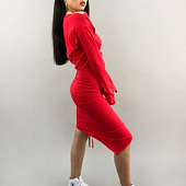 Картинка Платье прямое косой низ со сборкой открытые плечи от магазина LonnaMag