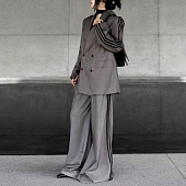Картинка Костюм серый 3 черные полосы oversize пиджак + штаны от магазина LonnaMag