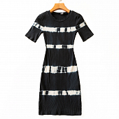 Картинка Платье стрейч рубчик по фигуре короткий рукав разводы полосами от магазина LonnaMag