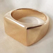 картинка Кольцо перстень гладкий прямоугольник от магазина LonnaMag