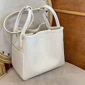 картинка Сумка эко кожа квадратная объемная по бокам карманы 2 расцветки от магазина LonnaMag