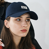 картинка Кепка вышивка NYC на белой нашивке от магазина LonnaMag