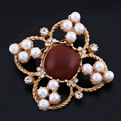 картинка Брошь матовый металл бордовый камень жемчуг от магазина LonnaMag