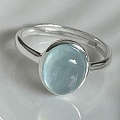 картинка Кольцо перстень овальный голубой камень от магазина LonnaMag
