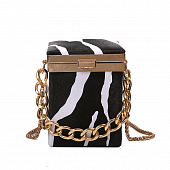 картинка Сумка маленькая квадратная две цепочки золотая фурнитура принт - Зебра от магазина LonnaMag