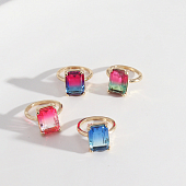 картинка Кольцо крупный прямоугольнй прозрачный камень градиент от магазина LonnaMag