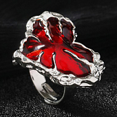 картинка Кольцо крупное сердце красная эмаль мятый металл от магазина LonnaMag
