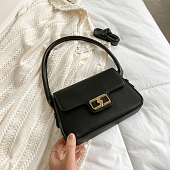 картинка Сумка мини жесткая форма закругленная трапеция пряжка 2 звена от магазина LonnaMag