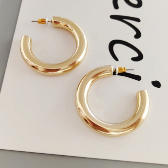 Серьги кольца очень толстые диаметр 3,5 см