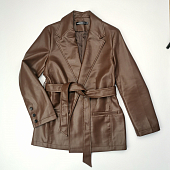 Картинка Пиджак эко-кожа 3 пуговицы на рукаве от магазина LonnaMag