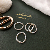 картинка Кольцо тонкое из жемчужин от магазина LonnaMag