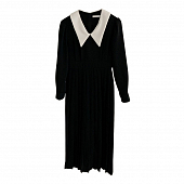 Картинка Платье миди плиссе длинный рукав острый белый воротник от магазина LonnaMag