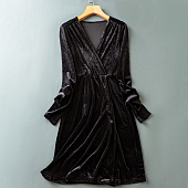 Картинка Платье на запах миди бархат теснение под змею от магазина LonnaMag