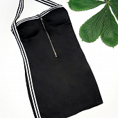 Картинка Платье открытое спорт полосы по бокам и на груди молния от магазина LonnaMag