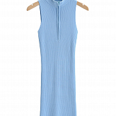 Картинка Платье миди трикотаж в рубчик без рукавов ворот стойка с замком от магазина LonnaMag