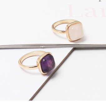 Кольцо крупный полудрагоценный камень округлый квадрат