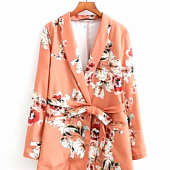 Картинка Пиджак бежевый с поясом красно-белые цветы от магазина LonnaMag