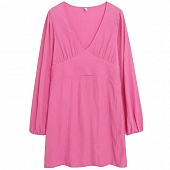 Картинка Платье розовое жатая ткань V вырез шов под грудь и на талии от магазина LonnaMag