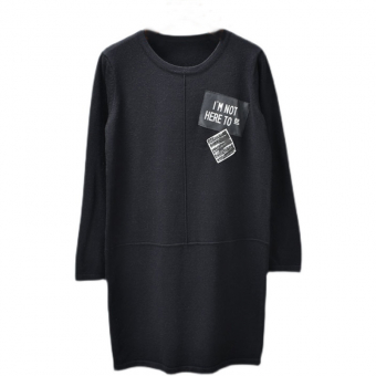 Платьепрямое мини трикотаж 2 нашивки Im not here to be