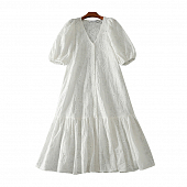 Картинка Платье макси клеш кружево шитье рукав фонарик снизу волан от магазина LonnaMag