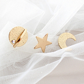 картинка Мини пин значок металл - планета от магазина LonnaMag