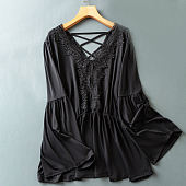 Картинка Туника клеш на рукавах кружево на груди перекрестия на спине от магазина LonnaMag